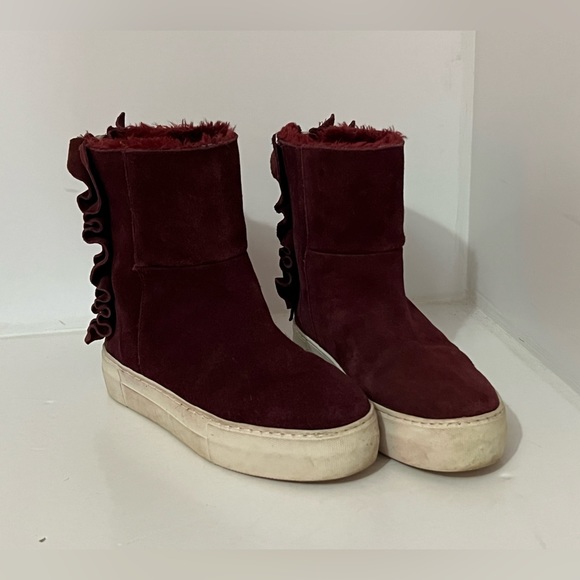 J Slides | All Leather Ruffle Heel Booties - Picture 4 of 14